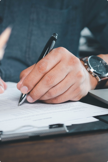 Мы готовы предложить вам быстрое и понятное заключение договора на русском или английском языке. Наш процесс минимизирует бюрократию и исключает "скрытые" требования, чтобы вы могли с уверенностью воспользоваться нашими услугами.